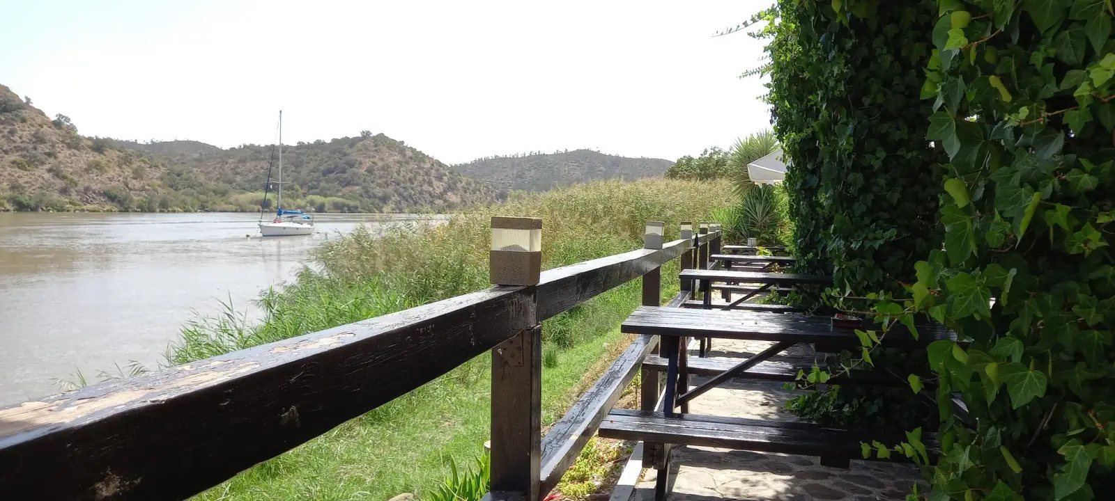 Guadiana riverbank at Guerreiros do Rio